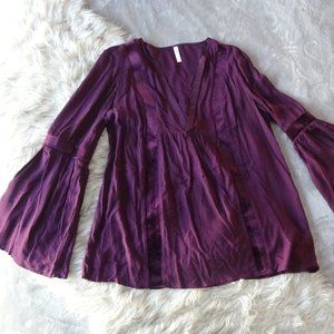 Xhilaration Bell Sleeve Top NWOT